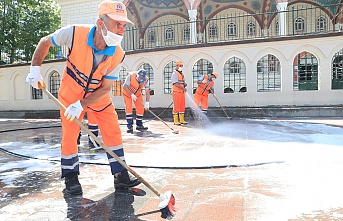 Sultangazi'de Cami ve Avlularında Dezenfekte Çalışması Yapıldı.