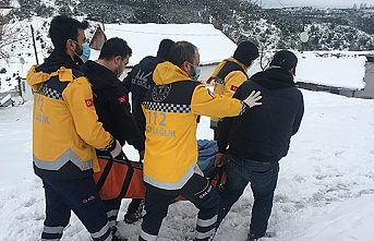 İstanbul'da kardan kapanan köy yollarını andıran olay