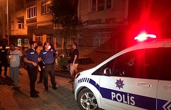 Sultangazi 'de inşaat sahasındaki kazı nedeniyle iki binada kayma meydana geldi