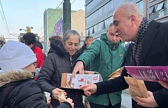 EPÖZDEMİR SABAH İKRAMLARIYLA EMEKÇİNİN YÜZÜNÜ GÜLDÜRÜ.