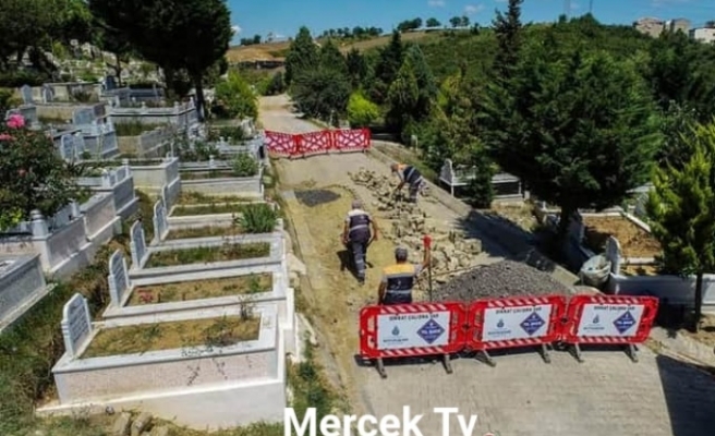 İBB'den Bayram Öncesi Sultangazi'de Mezarlık Ve Yollara Bakım.