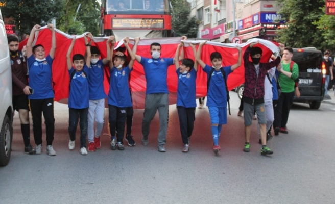 Sultanşehir Futbol Kulübü Gençleri Şehitlerimiz İçin Hatmi Şerif Okudu.