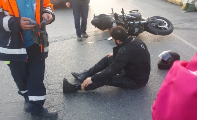 Sultangazi'de Kaza Yapan Motosikletli Ayağım Ağırıyor Diye Bağırdı !.