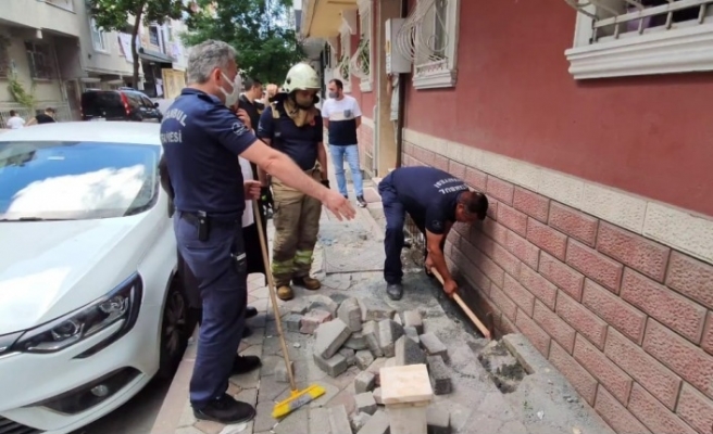 Sultangazi itfaiyesinden yılan operasyonu.