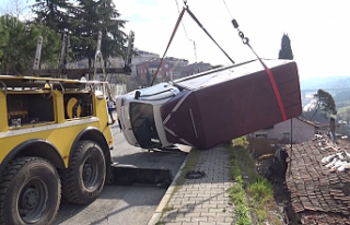 Babasından izinsiz aldıkları kamyonet ile gecekondunun...