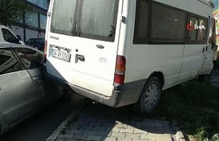 Arnavutköy'de kontrolden çıkan araç çiğ...