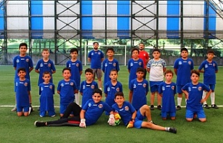 Sultanşehir futbol kulübü gençleri bekliyor.