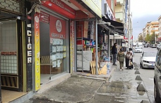 Sultangazi'de emlak dükkanına silahlı saldırı