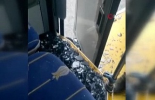 İETT otobüsünün camı kasiste patladı, şoför...